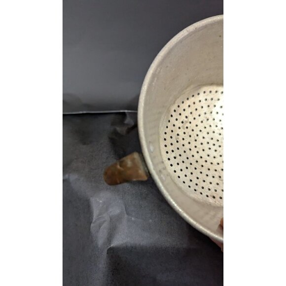 Vintage Aluminum Strainer Pan Small colander Farmhouse cottage deocr 1940s 1950s - Picture 5 of 8